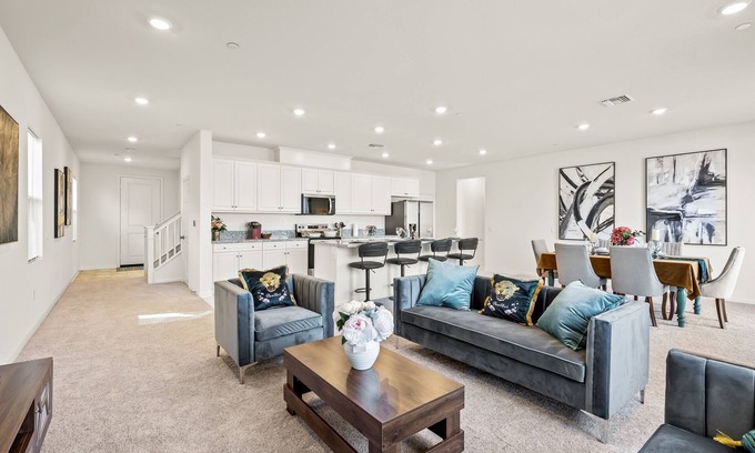 Riverside House | 11Beds/New/6BD/4BD/Spacious