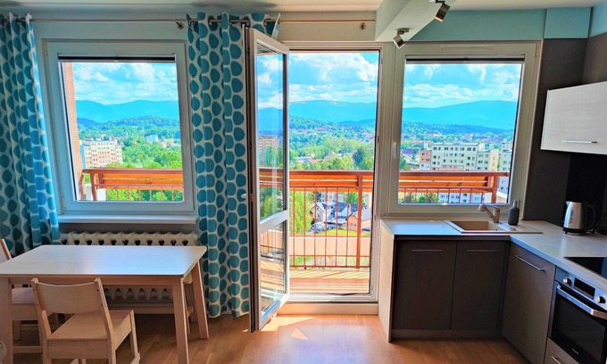Jelenia Gora Apartment | 11th floor