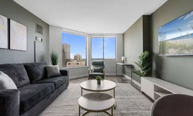 Downtown Minneapolis Apartment | 11th Floor Sky Suite with Parking