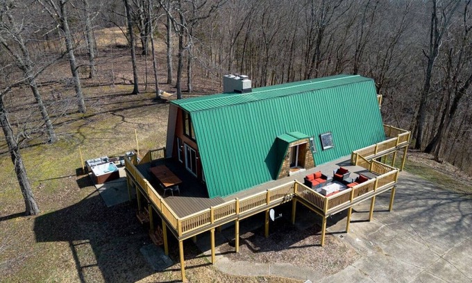 Goodlettsville Cabin | 12 Acre Incredible Hideaway 30 mins from Broadway