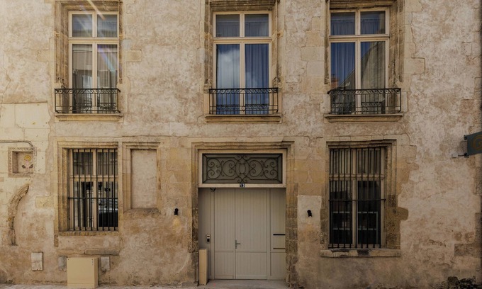 Bourgogne Hotel | 12-bedroom hotel with breakfast located in the city center