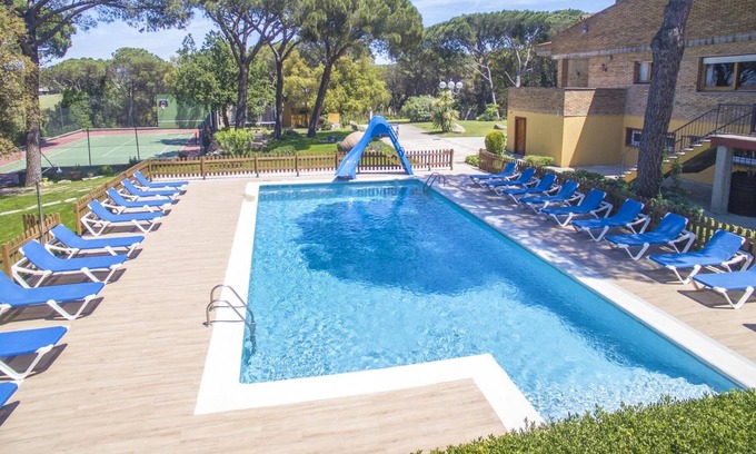 Cassa de la Selva Villa | 12 bedrooms Mansion|Tennis court & Large Pool |Games room, BBQ, near Beaches.