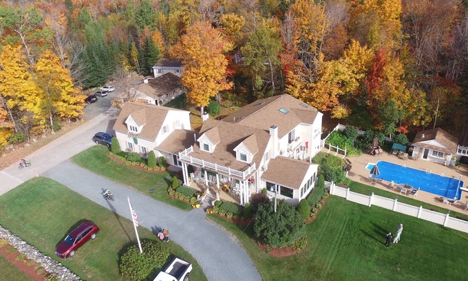 Bowman House | 12 BR/13.5 BA Inn w/Views of White Mountains & Heated Pool