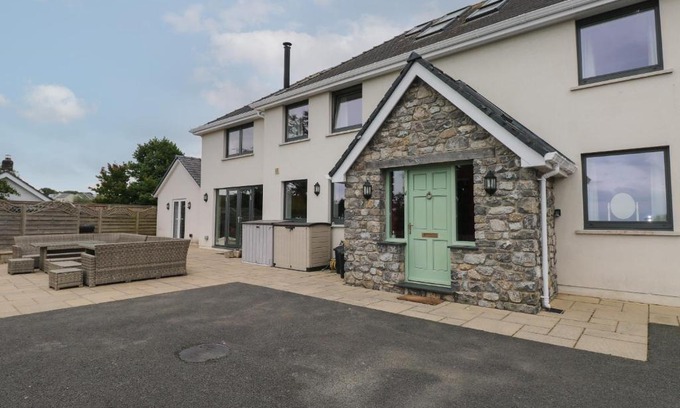 Oldwalls House | 12 Malthall