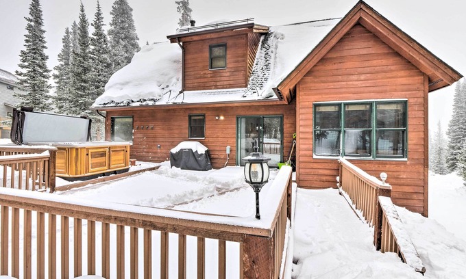 Quandary Village Cabin | 12 Mi to Breckenridge Ski Resort: Cabin w/Hot Tub