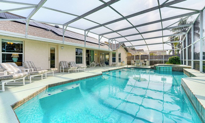 Lindfields House | 12 Mi to Disney: Secluded Family Home w/Pool