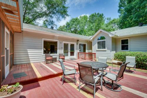 Watkinsville House | 12 Mi to UGA Campus Spacious Group Getaway!