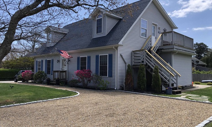 Vineyard Haven House | 12 mins from Beach - Immaculate Intimate Retreat!