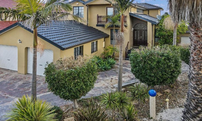 Keilor Downs House | 12 mins to Mel Airport-Good Wood House
