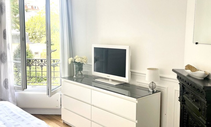 Enghien-les-Bains Apartment | 12 minutes from Stade de France/15 minutes from Paris Gare du Nord