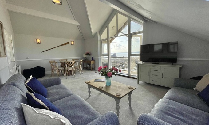 Burgh Island Cottage | 12 THURLESTONE ROCK, family friendly, with pool in Thurlestone