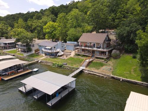 Linn Creek House | 120 Creel Home away from Home for 22 at the Lake