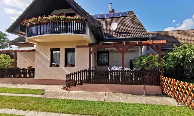 Balatonkeresztur Apartment | 120 m² Apartment ∙ 4 bedrooms ∙ 10 guests