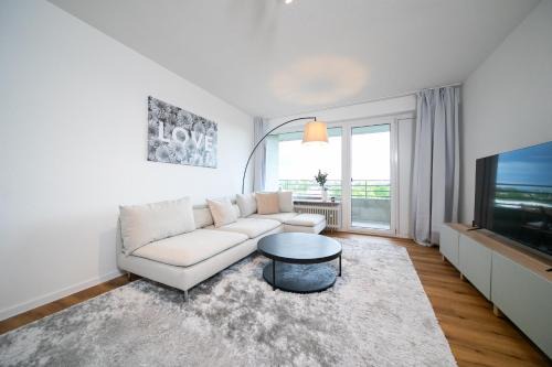 Dreikonigenviertel Apartment | 120 SQM Apartment - 2 Bedrooms - Balcony - Kitchen