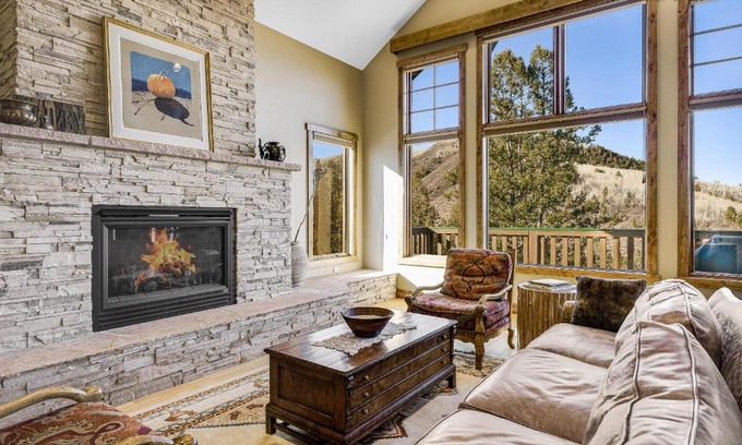 Eagle-Vail House | 1203 Eagle Drive