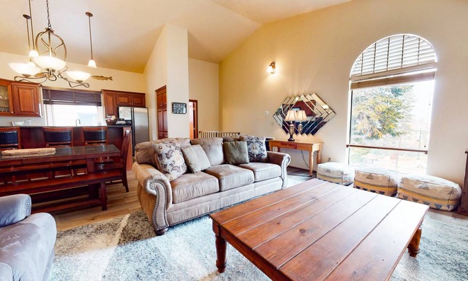 Mammoth Lakes Condo | 121 m² Condo ∙ 2 bedrooms ∙ 6 guests
