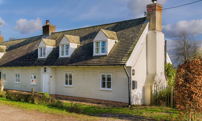 Newmarket Cottage | 125 m² Cabin ∙ 2 bedrooms ∙ 4 guests