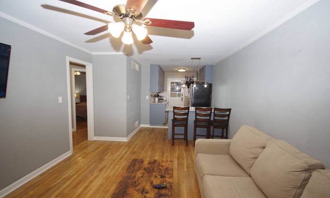 Lindridge-Martin Manor House | 1272 Great Downtown Location nice 2 bedroom home on quite street