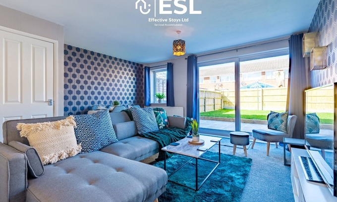 Blacon House | 12SPWD - 3 Bedroom House with Garden & Parking