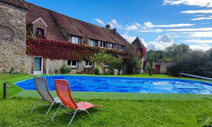 Trancault House | 12th century Manoir des Templiers, with heated swimming pool, jacuzzi, mini golf course