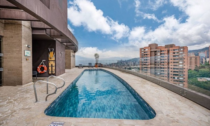 El Poblado Apartment | 12th Floor 2BR Apt with City View & rooftop Pool