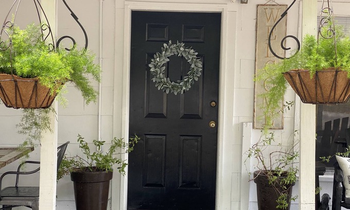 Bandera House | 12th St. Crooked Antler Downtown Bandera, TX