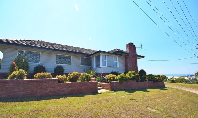 Nambucca Heads House | 13 HIGH ST - Breathtaking views to die for! One of the best locations!