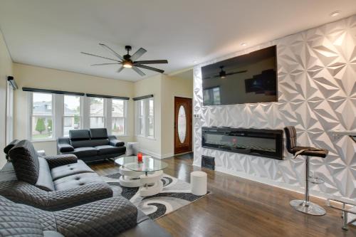 Maywood House | 13 Mi to Dtwn Chicago Maywood Home with Fireplace