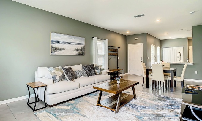 Baymeadows House | 13 miles to Mayo Clinic-Jax's Perfect spot!