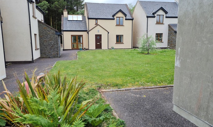 Sneem House | 13 SNEEM LEISURE VILLAGE, family friendly in Sneem, County Kerry