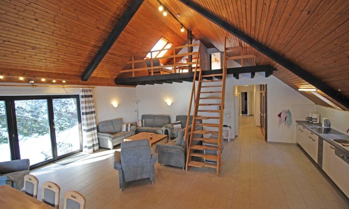 Immerath Apartment | 130 m² Apartment ∙ 5 bedrooms ∙ 12 guests