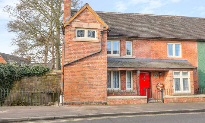 Duffield Cottage | 130 m² Cottage ∙ 3 bedrooms ∙ 6 guests