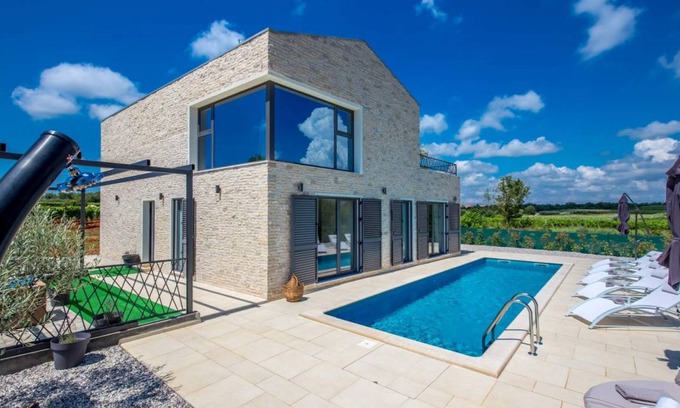Nova Vas Villa | 130 m² Villa ∙ 3 bedrooms ∙ 8 guests
