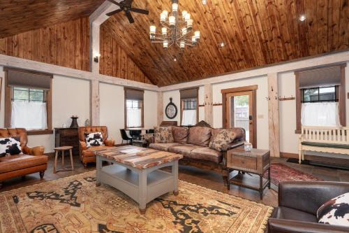 Fraser Ski Chalet | 133 Eisenhower