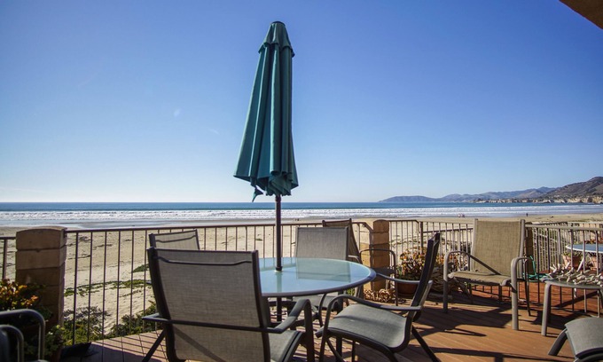 Downtown Condo | 133 Pismo Shores: 3 BR, 2.5 BA Condominium in Pismo Beach, Sleeps 7