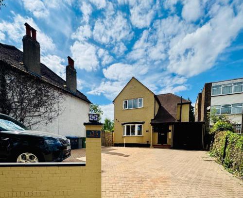 Brent Villa | 135 Watford road 3 bedroom villa