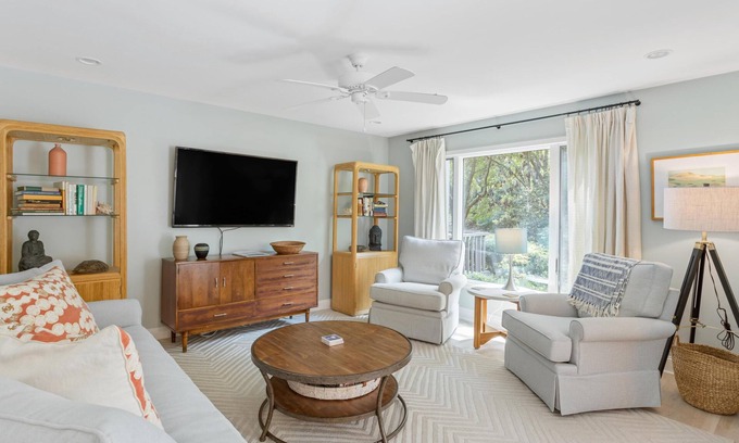 West Beach Village Condo | 1357 Fairway Oaks: Renovated 3BR, Near Beach & Golf, Beach Gear/Bike Credit