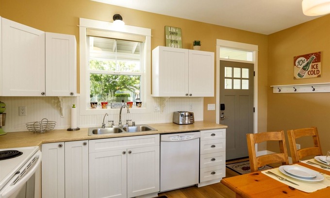 Oroville House | 136 Malarkey Lane (Veranda Dr South)