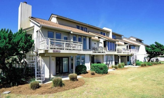 Saint Helena Island House | 137 Captain John Fripp Villa