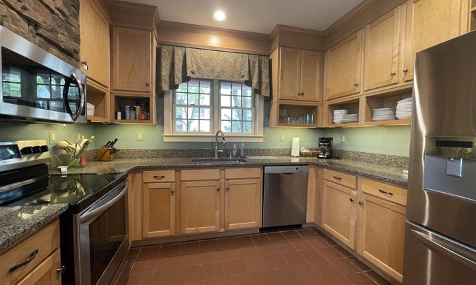 Mercersburg House | 13801 Trailside Lane | Slope side townhouse