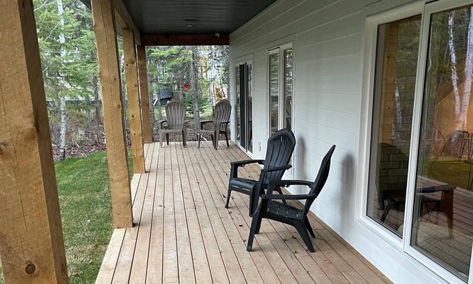 Lac du Bonnet Cottage | 13th Fairway Granite Hills, Poker Table & Fooseball, Large covered outdoor deck