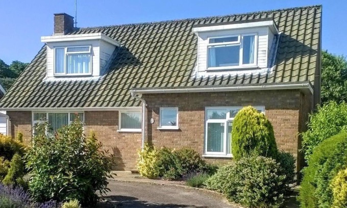 West Runton House | 14 Links Way - Only a stone’s throw away from the first tee at the Links Hotel Golf Course.