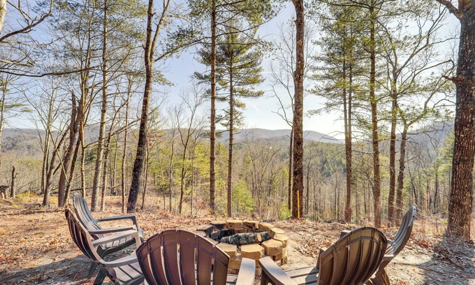 Ferguson House | 14 Mi to Appalachian Ski Mtn! Family Getaway