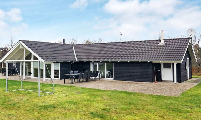 Sundstrup House | 14 person holiday home in Højslev