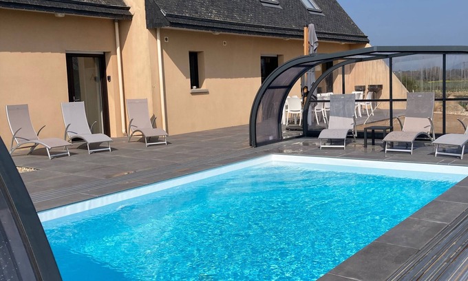 Lanmodez House | 14-person villa with sea view and heated indoor pool.