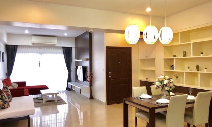 Bangkok Central Business District Apartment | 14 Place Sukhumvit Suites - SHA Plus