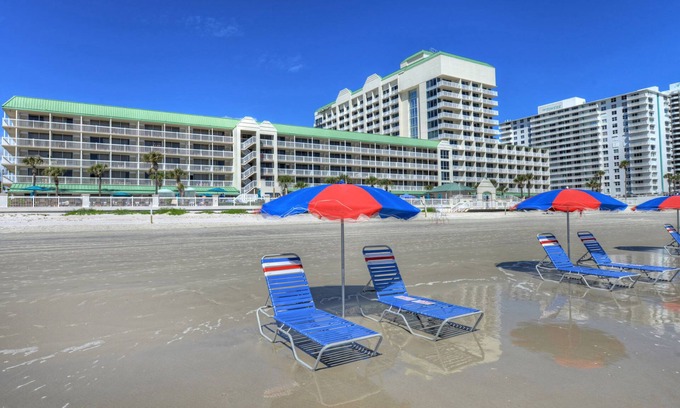 Ortona Park Condo | 1406- Pools Closed - Construction Specials