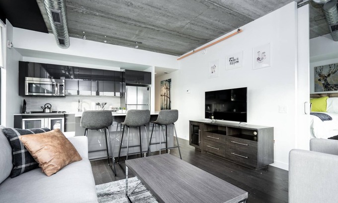 Downtown Winnipeg Condo | (1408)Glasshouse+ Modern 2 Bed2 Bath(311)