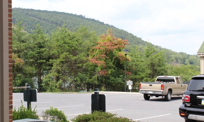 Mercersburg House | 14175 Northern Lights Drive, #6 | Slope Side Condo!