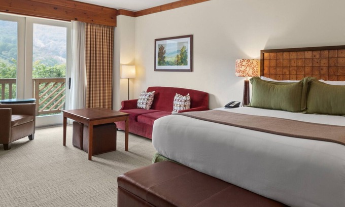 Stowe Area Cabin | #1428 * Lodge at Spruce Peak | Ski in Ski out | Studio | Expansive views of Spruce Peak and Village